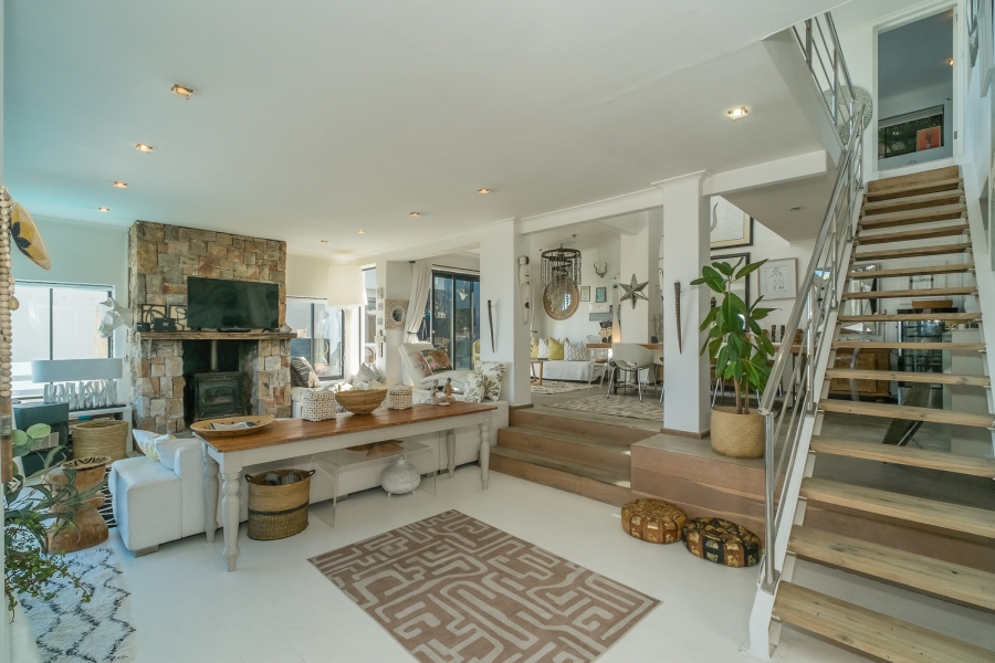 4 Bedroom Property for Sale in Misty Cliffs Western Cape